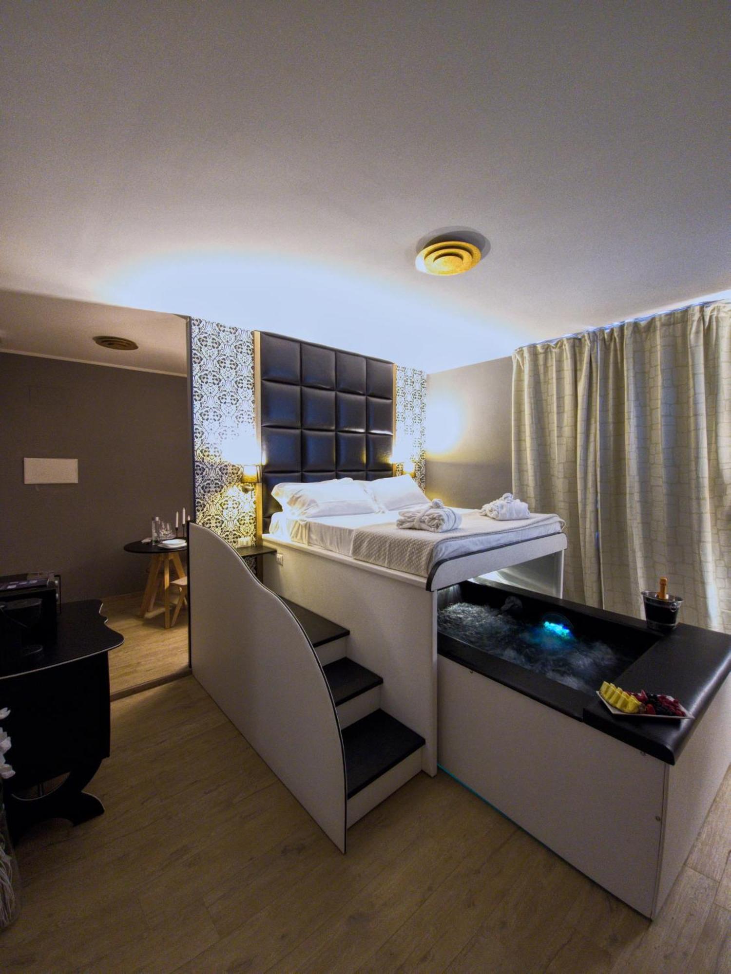 Alma Suites - Il Nido D'Amore Livorno Exteriér fotografie