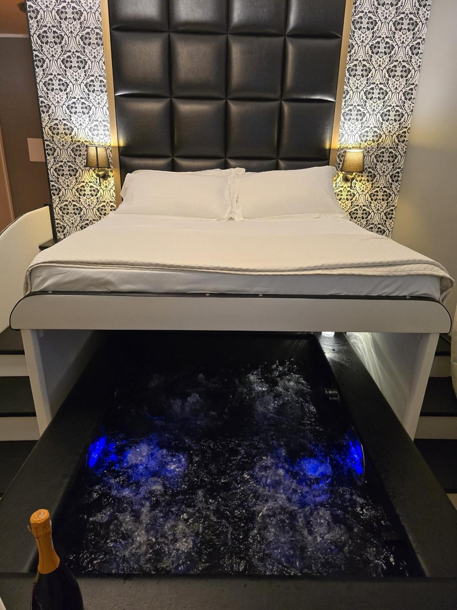 Alma Suites - Il Nido D'Amore Livorno Exteriér fotografie